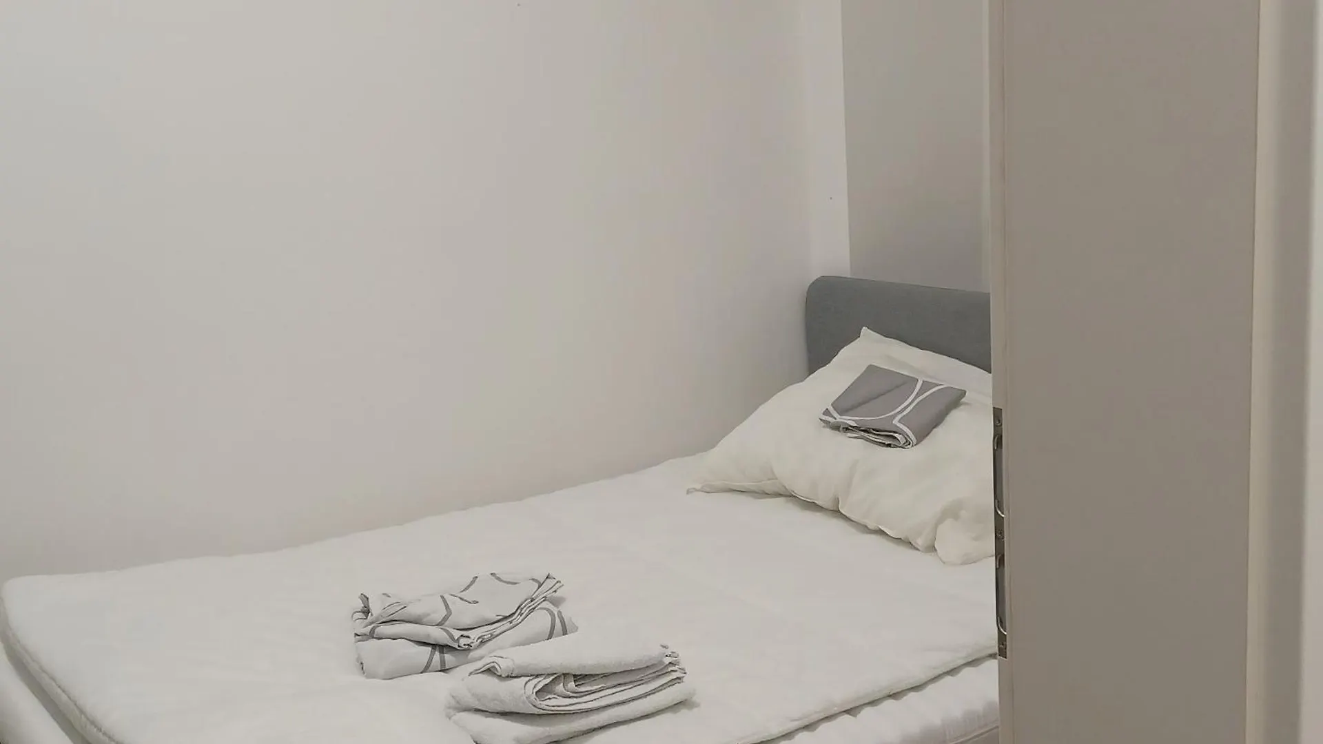 Whole Apartment 4You In Center Of 10 District Vienna, 1Min To Subway  Vienna